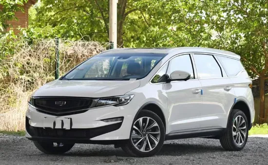 Luxurious White Geely Jiaji MPV with Modern Featurescar 